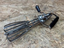 Vintage Handquirl mechanisch Kurbel Rührgerät Handmixer Metall