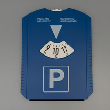 Parkscheibe mit Eiskratzer