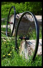 HANDBUILT DT Swiss 240 EXP / Velocity Quill Felgen / Sapim CX-Ray