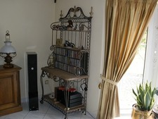 Eisenregal Standregal Massiv mit Korbeinlegeböden und Holzdeko *Abholung*