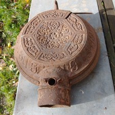  Oberteil von einem antiken Kanonenofen