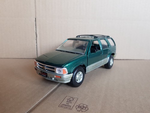 Chevrolet blazer s 10 - 1:24,