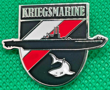 Wehrmacht-Abzeichen "Kriegsmarine" U-Boot Typ VII mit weißem Hai - WWII - Repro
