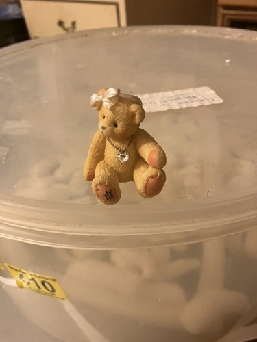Kleines mädchen teddybär - kleines,
