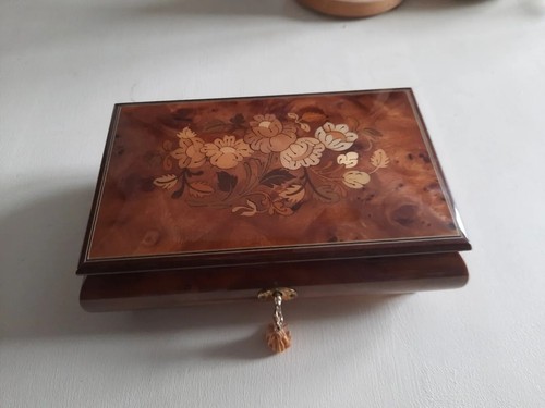 Schmuck schatulle mit reuge - schmuck,