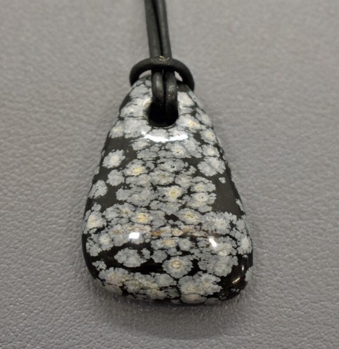 SCHNEEFLOCKENOBSIDIAN