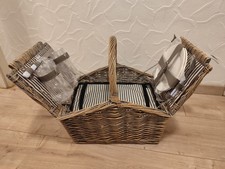 Edler Picknickkorb aus Weidengeflecht für 2 Personen mit Porzellangeschirr