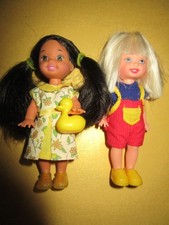 B1172)ZWEI ORIGINALE BARBIE