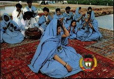 Ak Marokko, Frauen in Volkstracht, Maghreb, Wappen, Teppich - 4427738
