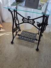 Nähmaschinen Tisch mit Glasplatte