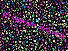 100 bis 1000 schwarz & farbig Alphabet gemischt Buchstabe Würfel Perlen 6 mm für Schmuck