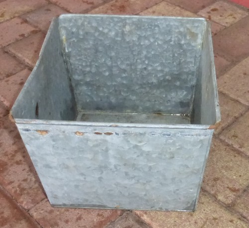Alter zink blumentopf einsatz - zink,