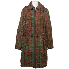 Prada Linea Rossa, Mantel