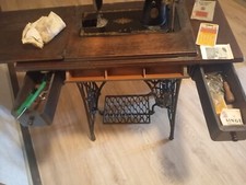 Singer Nähmaschine mit Pedalantrieb & Unterlagen - Aus Nachlass