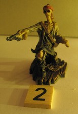 Skelett / Pirat / Freibeuter aus Kunststein Form 2