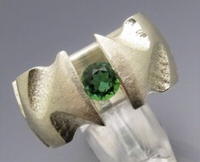 REIF-DESIGN - MARKANTER TSAVORIT SPANNRING - UNIKAT AUS EIGENER GOLDSCHMIEDE