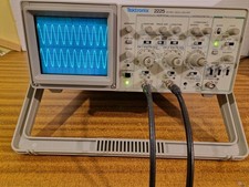 Tektronix Oszilloskop 2225