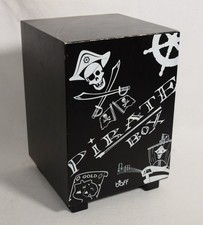 tolles BAFF KINDER CAJON  Sitzhöhe 38cm "Pirate Box" Musikinstrument Schlagzeug