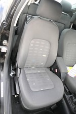 VW New Beetle 9C 1Y Sitz vorne