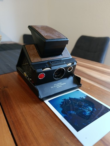 Polaroid land camera - sx-70,