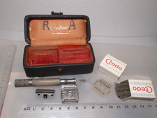 antik D.R.G.M. "Anticor" Rasierer Metall zerlegbar Box u. Klingen Rotbart 101 g