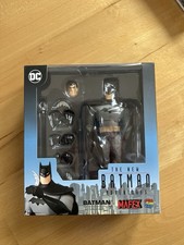 Mafex No. 137 Batman (The