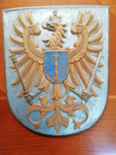 Handgeschnitzt wappen - handgeschnitzt.,
