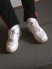 Normal im Alltag getragene Nike Air Force 1, Größe 42, Gay Used