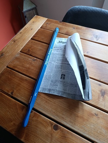 Zeitungsstock blau holz - zeitungsstock,