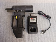 Würth Blindnietgerät ANG 12 mit 1x Akku 2,5Ah + Ladegerät, voll funktionstüchtig