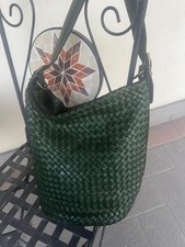 Grüne Eimertasche aus