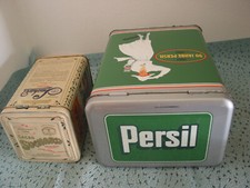 Zwei alte Blechdosen