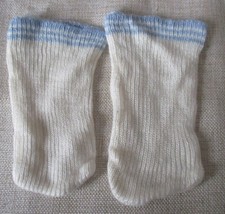 Alte Puppenstrümpfe in weiß