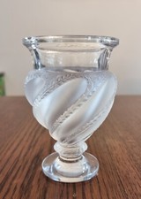 Wunderschöne Glas-Vase von Lalique, Paris *ERMENONVILLE *15 cm hoch, Top-Zustand
