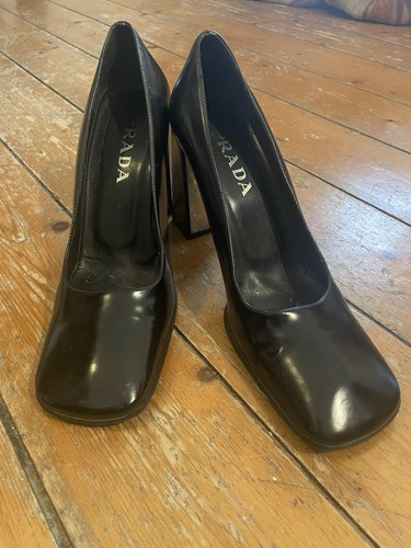 Prada pumps lackleder schwarz - prada,