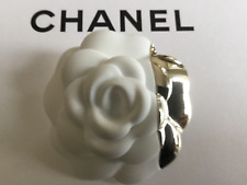 5cm große Chanel Kunststoff (Resine)  Camelia/Kamelie in weiß-gold