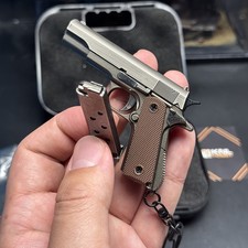 1Set Detailed Miniature Pistol