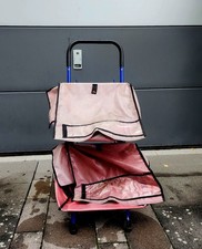 Zeitungsroller Zeitungswagen