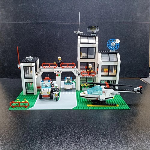 Lego system central precinct - system,