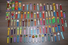 HUGE LOT 91 VINTAGE PEZ