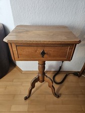 Antiker Beistelltisch mit