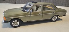 Mercedes-Benz W123 Limousine 1:18 Revell (ca. 1983)