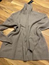 Lawrence Grey Pullover 