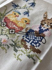 Tischdecke Ostern 80x80cm Kreuzstich beige Baumwolle Osterdecke Osten