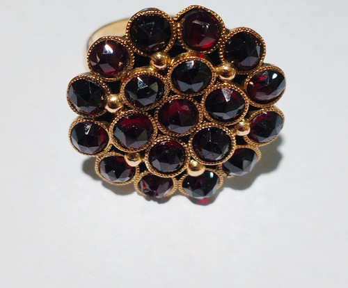 Imposanter runder granat ring - imposanter,