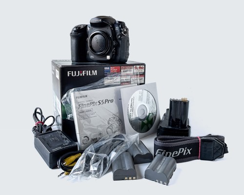 Fuji finepix pro - s,
