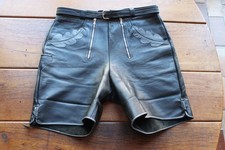 Sehr schöne kurze schwarze