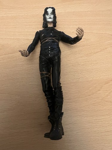 Die krähe figur - die,