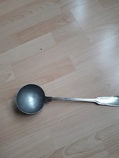 Suppenkelle aus Zinn und Stahl