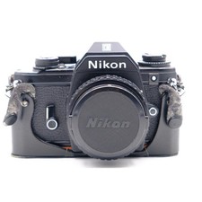 Nikon EM analoge SLR + Nikon